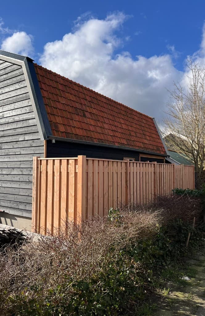 Douglas / hout-beton schuttingen projectfoto